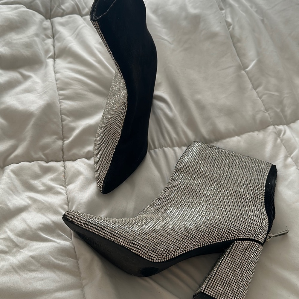 In a good condition booties